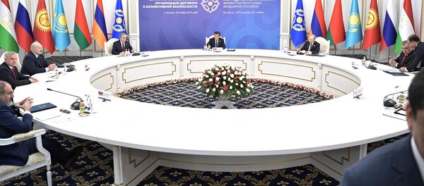 Пасяджэнне Савета калектыўнай бяспекі АДКБ у вузкім складзе Пасяджэнне Савета калектыўнай бяспекі АДКБ у вузкім складзе - Sputnik Беларусь