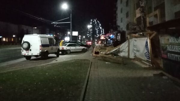 На женщину упал строительный забор в Гродно - Sputnik Беларусь
