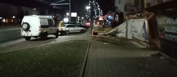 На женщину упал строительный забор в Гродно - Sputnik Беларусь
