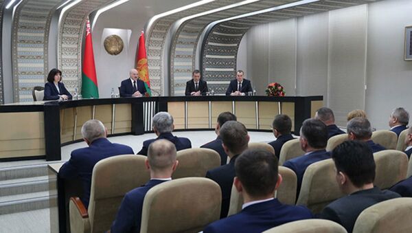 Президент Беларуси Александр Лукашенко 4 декабря провел совещание с активом Минской области - Sputnik Беларусь