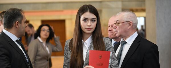 Как Мисс Беларусь Василевич готовилась к первому дню в парламенте - Sputnik Беларусь