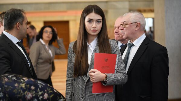 Как Мисс Беларусь Василевич готовилась к первому дню в парламенте - Sputnik Беларусь