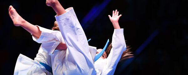 Испанские спортсменки в соревнованиях по карате - Sputnik Беларусь