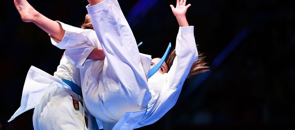 Испанские спортсменки в соревнованиях по карате - Sputnik Беларусь