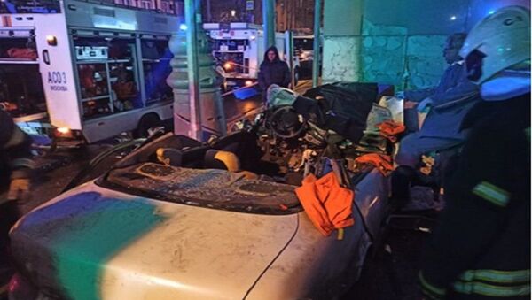 Водитель сбил пешеходов возле станции МЦК Окружная в Москве - Sputnik Беларусь