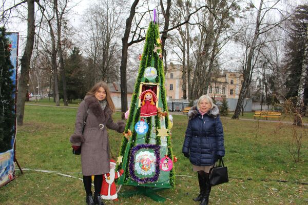 Городской парк Гродно превратился в место для новогодних селфи. - Sputnik Беларусь