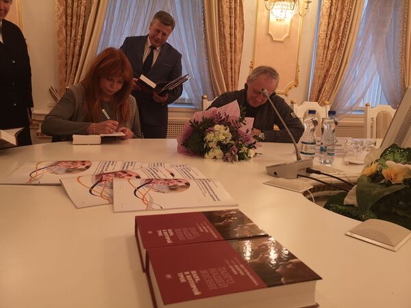 На новой ледовой арене в Витебске будут тренировать Бестемьянова и Бобрин - Sputnik Беларусь