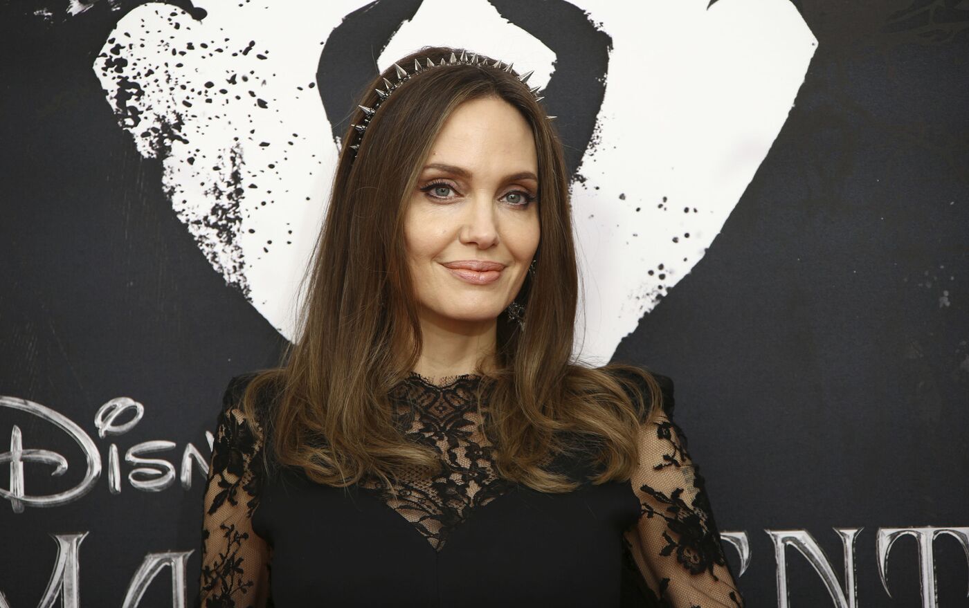 Порно видео с Angelina Jolie (Анджелина Джоли)