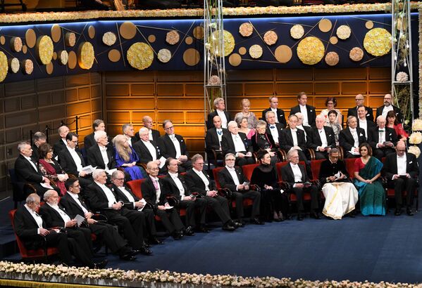Четырнадцать лауреатов Нобелевской премии по медицине, физике, химии, литературе и экономике - Sputnik Беларусь