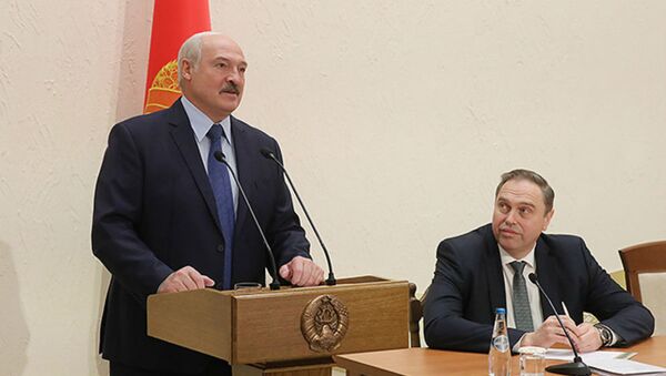 Президент Беларуси Александр Лукашенко встретился со студентами БГМУ - Sputnik Беларусь