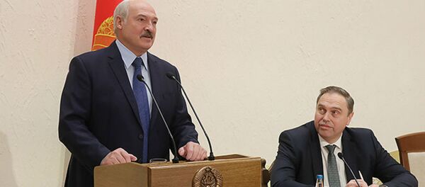 Президент Беларуси Александр Лукашенко встретился со студентами БГМУ - Sputnik Беларусь