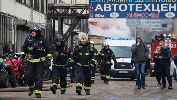 Пожар на складе на юге Москвы - Sputnik Беларусь