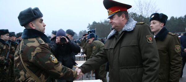 Около 9 тысяч новобранцев приняли военную присягу - Sputnik Беларусь