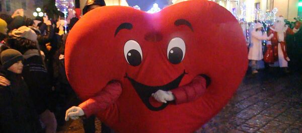 Как 500 Дедов Морозов гуляли в центре Гродно - Sputnik Беларусь