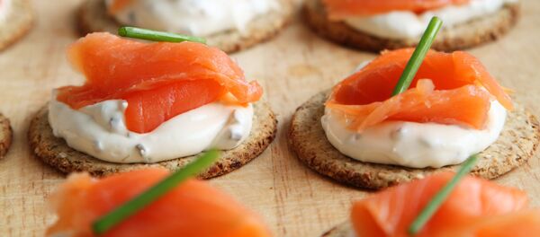Тосты с лососем - Sputnik Беларусь