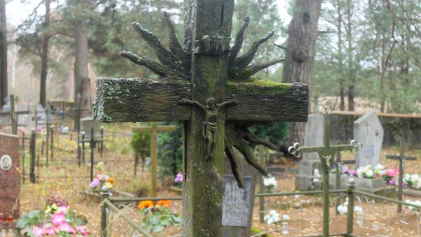На могилах у белорусов обычно ставились деревянные кресты - Sputnik Беларусь