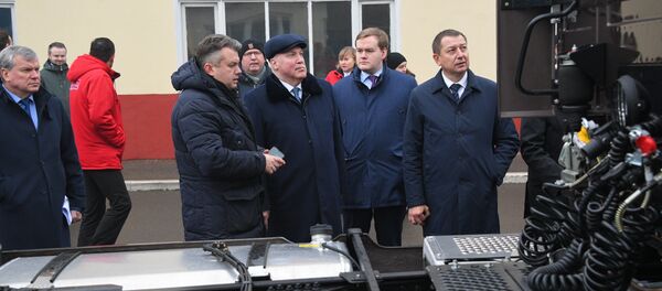 Посол России Дмитрий Мезенцев на МАЗе - Sputnik Беларусь