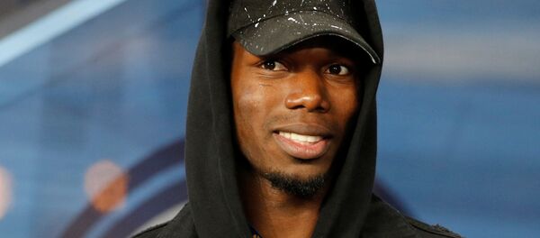 Французский полузащитник Манчестер Юнайтед Поль Погба  - Sputnik Беларусь