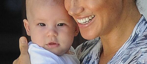 Меган Маркл с сыном Арчи - Sputnik Беларусь