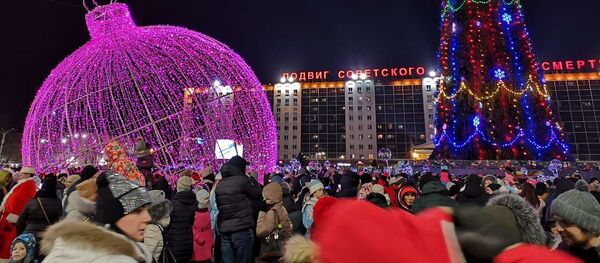 В Витебске зажгли главную елку - Sputnik Беларусь