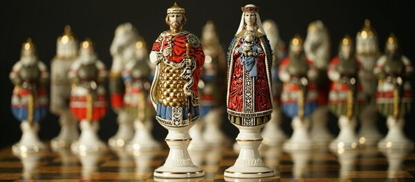 В качестве белого короля - Александр Невский, ферзь - его супруга Александра - Sputnik Беларусь