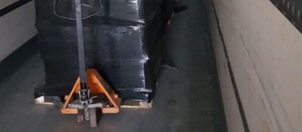 В Брестской области задержали фуру с российским алкоголем на 60 тысяч долларов  - Sputnik Беларусь