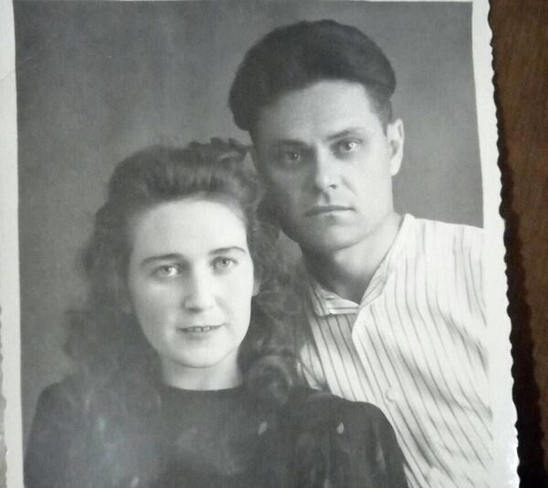 Чудо под Новый год: родные сестры нашли друг друга через 40 лет Чудо под Новый год: родные сестры нашли друг друга через 40 лет - Sputnik Беларусь