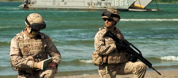 НАТО войдет в 2020-й с репетиции марша в Россию - видео НАТО войдет в 2020-й с репетиции марша в Россию - видео - Sputnik Беларусь