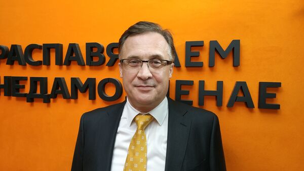 Глава комиссии по международным делам нижней палаты белорусского парламента Андрей Савиных - Sputnik Беларусь