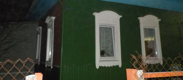 Горевший в Бобруйске дом Горевший в Бобруйске дом - Sputnik Беларусь