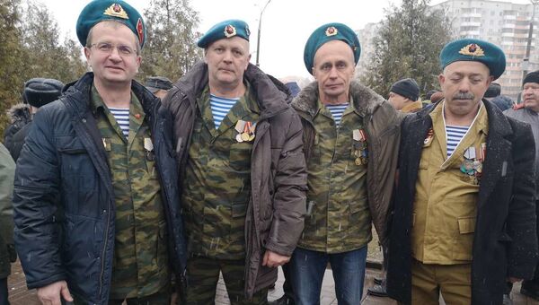 Ветераны 103-й воздушно-десантной дивизии, приехавшие на праздник из разных концов России - Sputnik Беларусь