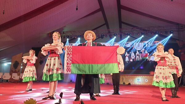 Заслужаны аматарскі калектыў РБ Лявоніха прыняў удзел у нацыянальным індыйскім фестывалі танца - Sputnik Беларусь
