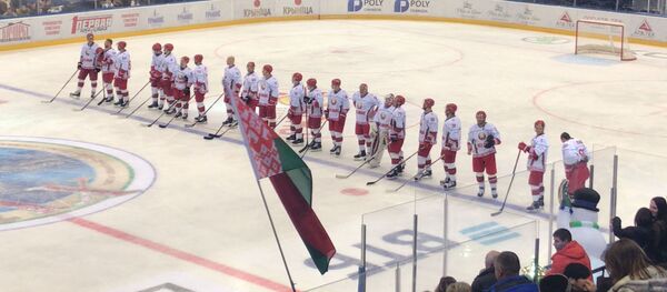 Каманда Лукашэнкі трыумфальна распачала паход за 13-м Кубкам Каляднага турніру - Sputnik Беларусь