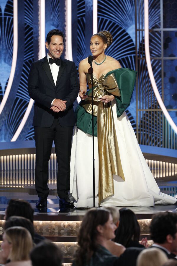 Платье Дженнифер Лопес назвали худшим на Золотом глобусе Платье Дженнифер Лопес назвали худшим на Золотом глобусе - Sputnik Беларусь