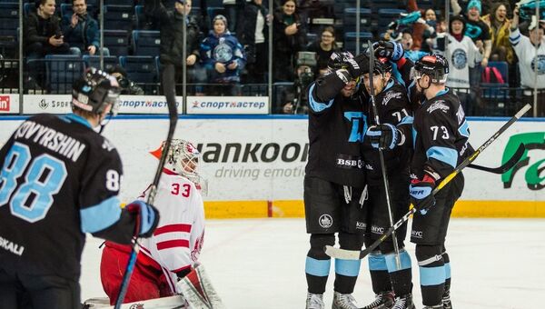 Хоккеисты минского Динамо нанесли поражение подмосковному Витязю в домашнем матче регулярного чемпионата КХЛ - Sputnik Беларусь