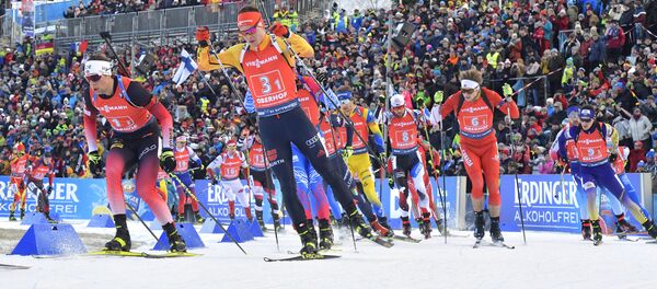 Старт мужской эстафеты в Оберхофе - Sputnik Беларусь