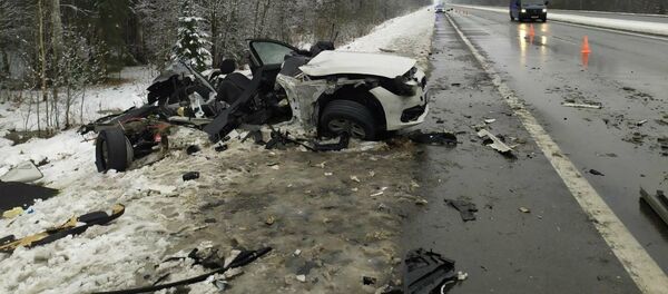 Разбитый автомобиль - Sputnik Беларусь