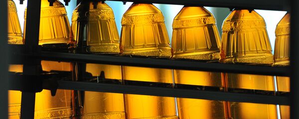 Пластыкавыя бутэлькі на лініі разліву, архіўнае фота - Sputnik Беларусь