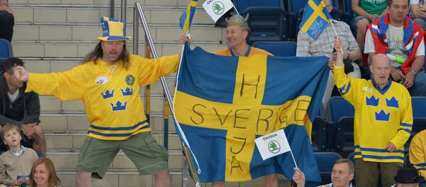 Болельщики сборной Швеции на хоккейном матче - Sputnik Беларусь