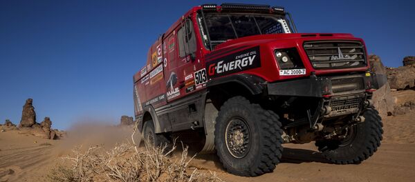 Капотный грузовик Сергея Вязовича на Дакаре - Sputnik Беларусь