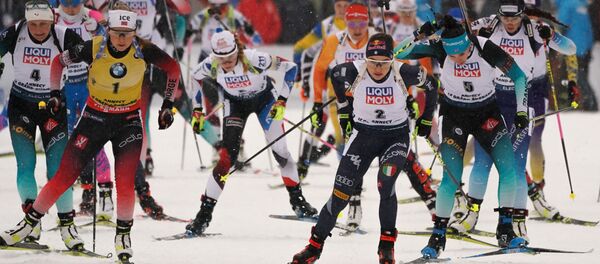 Биатлонистки на дистанции Биатлонистки на дистанции - Sputnik Беларусь