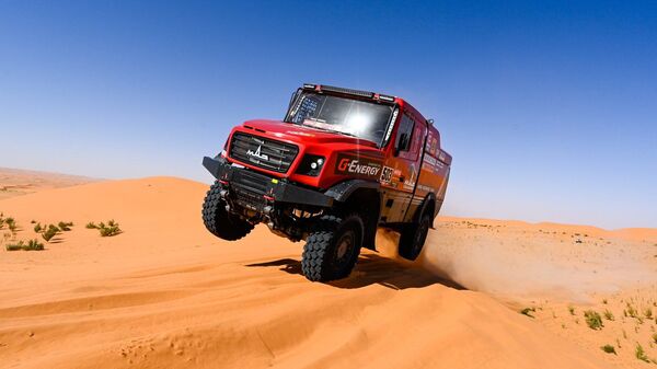 Экипаж Сергея Вязовича на Дакаре-2020 Экипаж Сергея Вязовича на Дакаре-2020 - Sputnik Беларусь