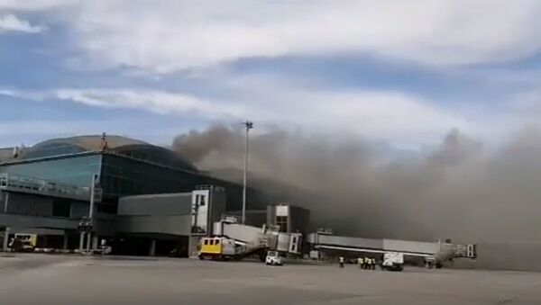 В испанском аэропорту Аликанте произошел пожар - Sputnik Беларусь