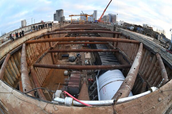 Алеся пошла за новой звездой: репортаж из метро, которого еще не видели - Sputnik Беларусь