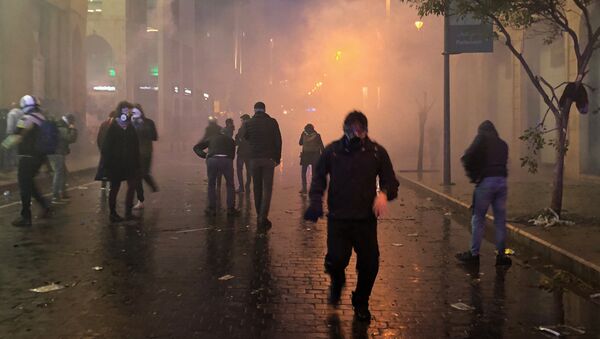 В столкновениях в центре Бейрута пострадали более 165 человек - Sputnik Беларусь