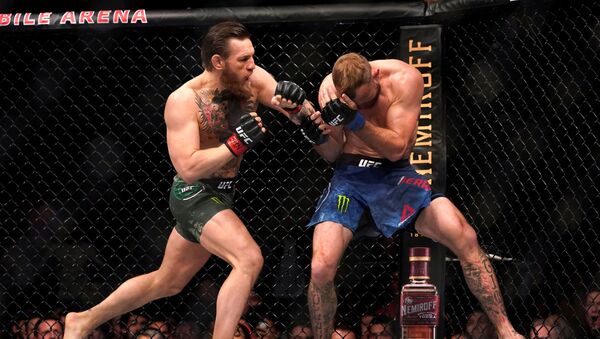 Конор Макгрегор и Дональд Серроне на турнире UFC 246 в Лас-вегасе - Sputnik Беларусь