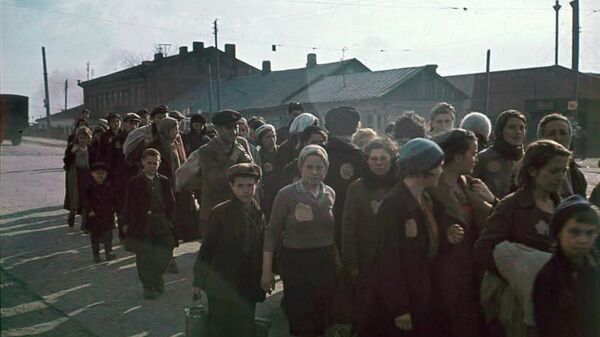 Колонна узников минского гетто, 1941 год - Sputnik Беларусь