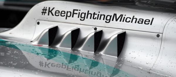 Надпись на болиде в поддержку Шумахера - Sputnik Беларусь