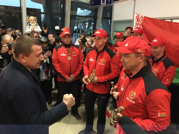 Бронзовых призеров Дакара встретили в Минске - Sputnik Беларусь