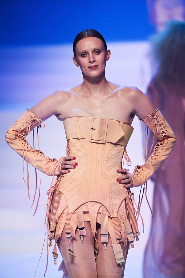 Прощание с подиумом: как Готье провел свой последний модный показ - Sputnik Беларусь